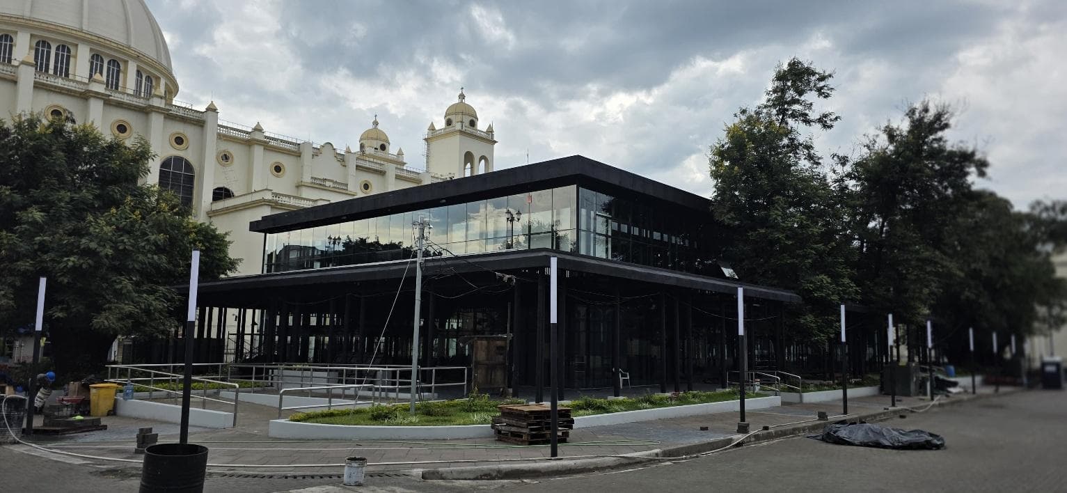 Proyecto Plaza Universitaria ejecutado por BOMEL