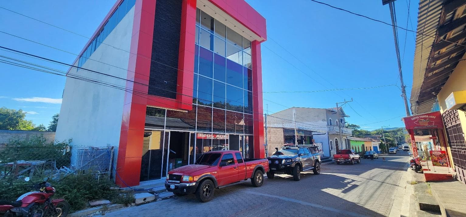 Proyecto Centro Médico San Alejo por BOMEL